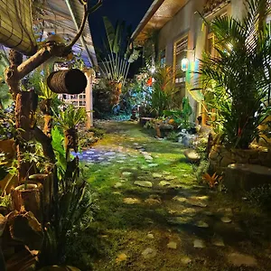 Vin Vin Hostal